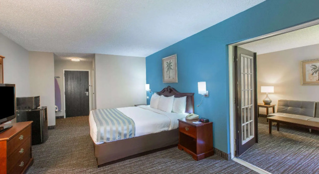 Двухместный люкс с 2 комнатами Baymont by Wyndham Bartonsville Poconos