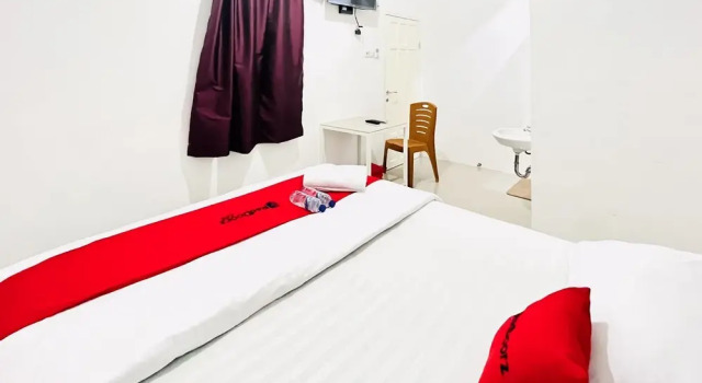 Номер Standard RedDoorz at Orien Guesthouse Pematang Siantar