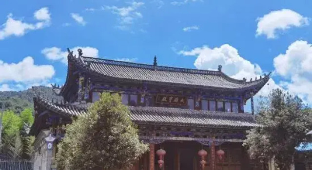 Day-Lily Inn (Tengchong Mayugu Hot Spring Town Store), Book Hotel Hotels in Tengchong with a Pool, Swimming Pool
