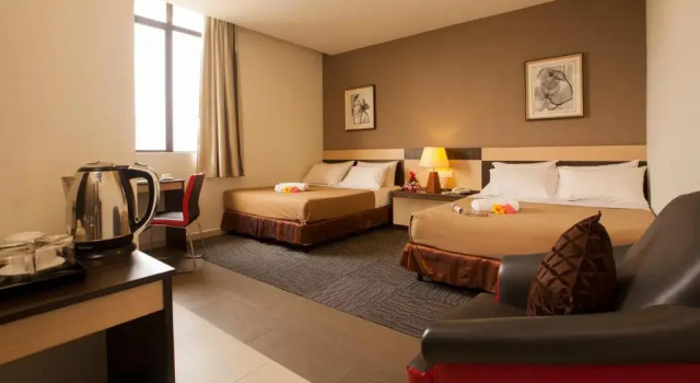 Семейный номер Deluxe LEO Express Hotel