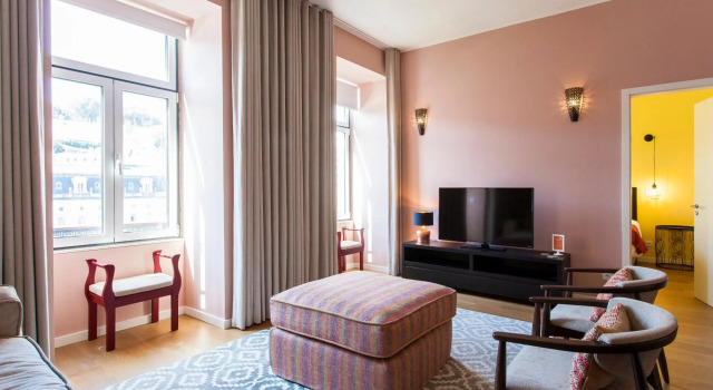 JOIVY Sublime 2BR Apt on Restauradores Sq., nearby Rossio Station