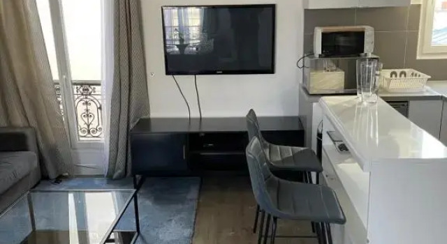 Апартаменты Beautiful Lincoln Apartment