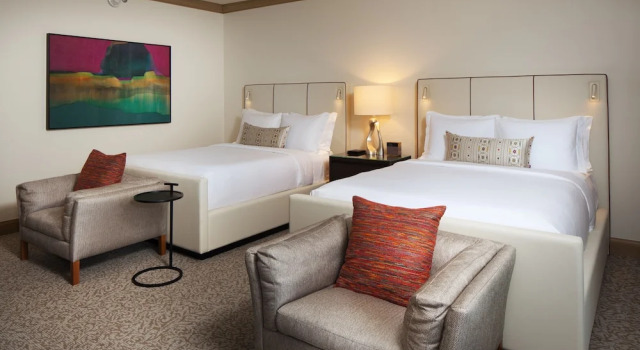 Четырёхместный номер Standard с балконом The Canyon Suites at The Phoenician, Luxury Collection