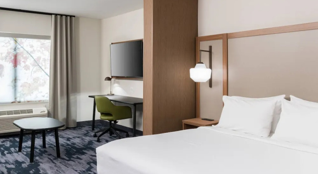 Двухместный люкс Отель Fairfield by Marriott Inn & Suites Savannah I-95 North