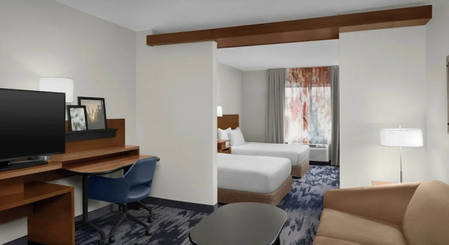 Люкс Fairfield Inn & Suites by Marriott Fayetteville North
