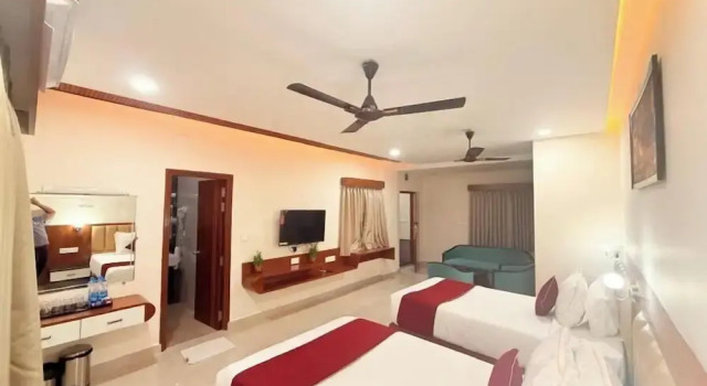 Семейный номер Standard Hotel Nanda Mohan Residency -MSR Manssion Inn