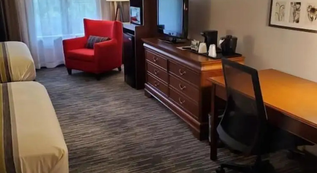 Двухместный люкс Country Inn & Suites by Radisson, Fredericksburg South (I-95), VA
