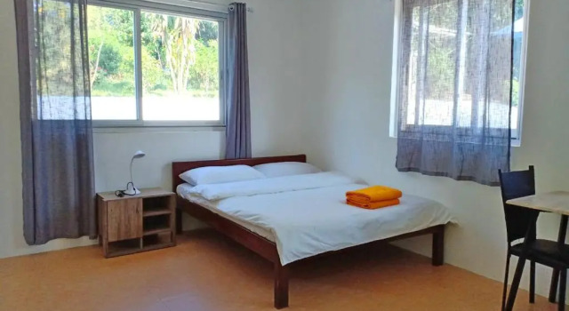 Luxury Villa with Pool in Tropical Garden, Boek Villa Hotels in Santa Monica met parkeren, Parkeren