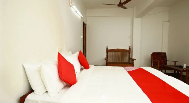 OYO 10259 Hotel Safa INN, Забронировать Отель Отели штата Кералы с завтраком, Завтраки