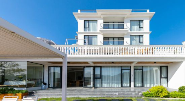 Sunset and Sea View Homestay in Early Summer (Zhangzhou Village Branch), Prenota Hotel Hotel a Zhoushan con piscina, Piscina