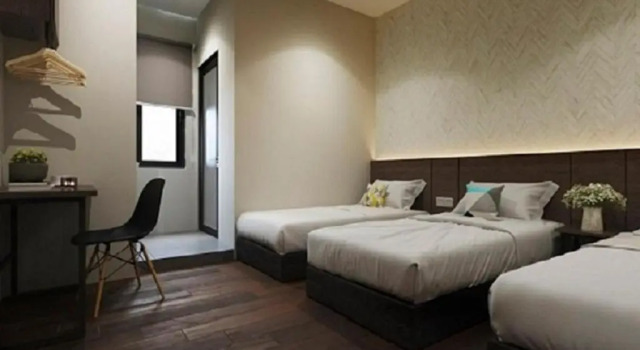 Manzaralı Standart üç kişilik oda The Square Hotel