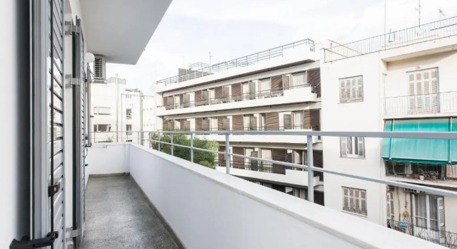 HIGHEND 2BDR Full APT/ IDEAL LOCATION (and Netflix), Забронировать Отель Неос-Космос Афины, рядом с Холм Филопаппос