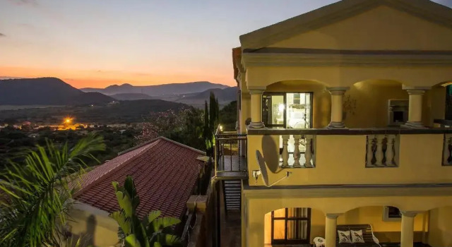 Apartamento The Royal Palm Bed & Breakfast