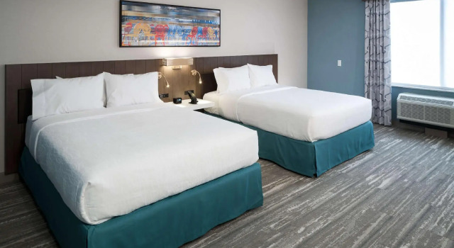 Четырёхместный номер Standard Hilton Garden Inn Madison Downtown, WI