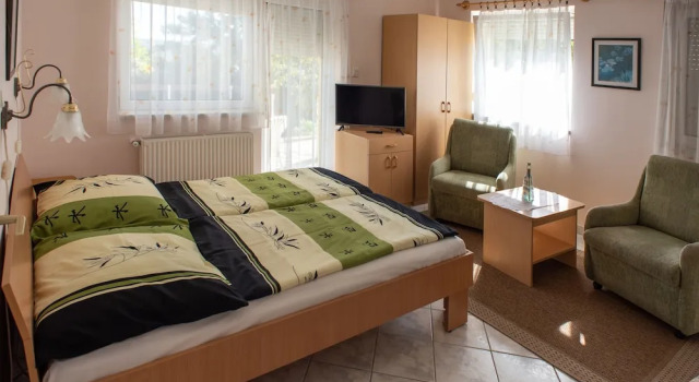 Студия Classic с балконом Flora Villa