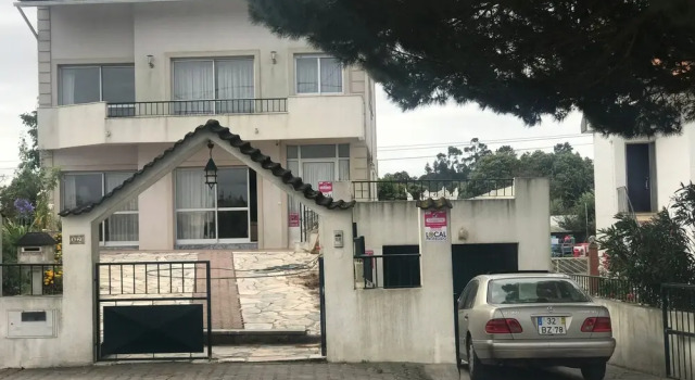 Joes House Homestay, Prenota Affittacamere Hotel a Alentejo con parcheggio, Parcheggio