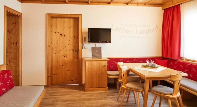 Апартаменты с 2 комнатами с балконом Haus Lenz