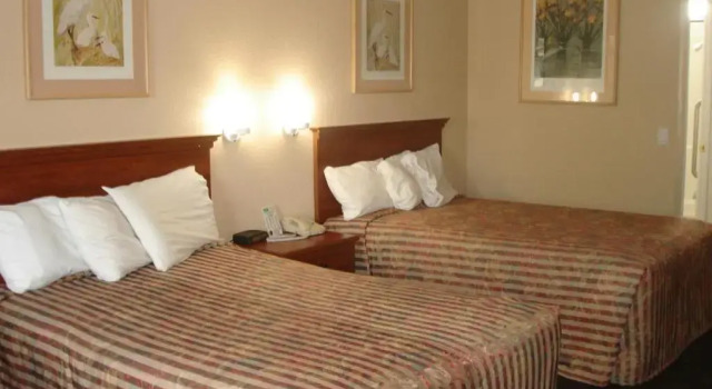 Четырёхместный номер Standard Value Stay Inn Extended Stay Bakersfield, CA