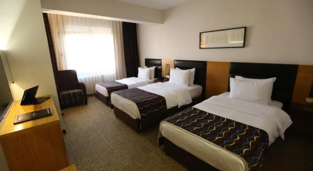 Трёхместный номер Standard North Point Hotel