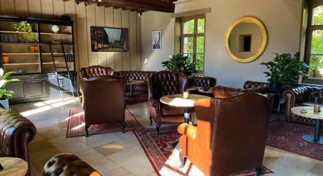 Domaine des Lumières, Đặt Khách sạn  