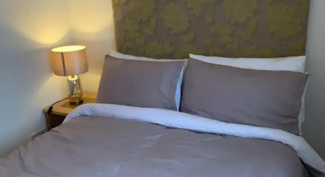 Feather bed 3 bedroom house, Book Hotel Hoteller i Kinsale med parkering, Parkering