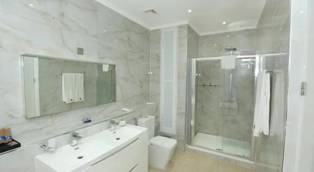 Апартаменты с балконом The Wells Carlton Hotel and Apartments