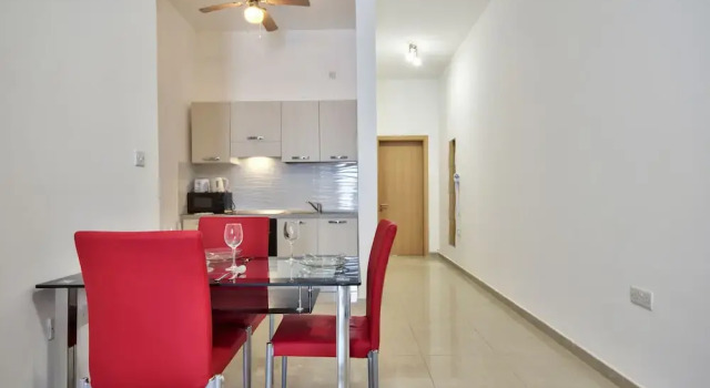 Off the Strand Gzira 1-bedroom, Забронировать Отель Отели Гзира 3 звезды, 3*