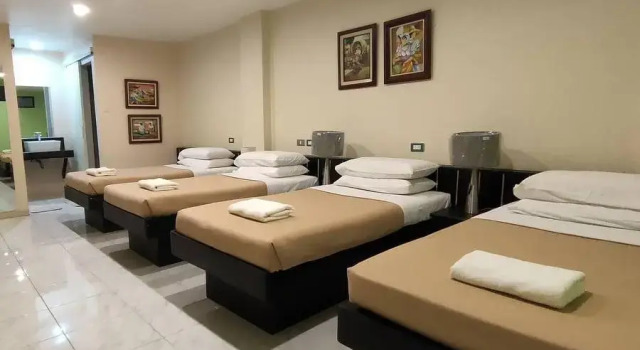 Четырёхместный номер Standard Royale House Hotel Davao powered by Cocotel
