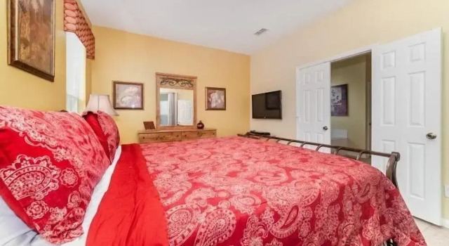 5 Bedroom Pool Home in Windsor Palms Gated Resort