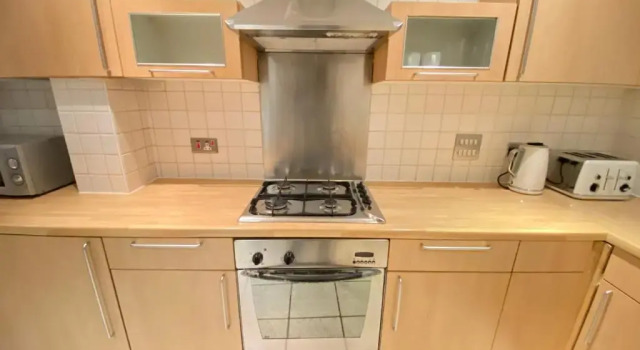 Large 5-Bed city centre townhouse with secure parking, Забронировать Отель Отели Манчестера с парковкой, рядом с The Crystal Maze LIVE Experience, Парковка