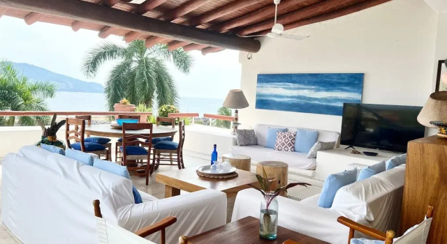 Вилла Oceanfront Villa w Private Jacuzzi & Club Access