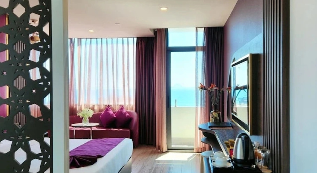 Трёхместный номер Standard с балконом и с видом на город Villa Nha Trang View Biển - View City
