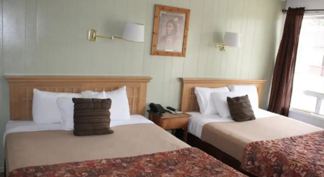 Четырёхместный номер Economy Trails End Motel