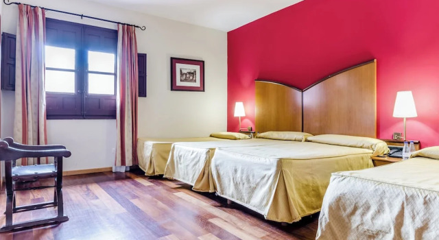 Четырёхместный номер Hotel Albarracín