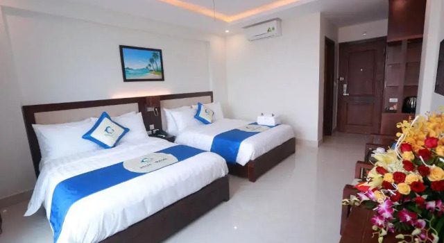 Четырёхместный номер Superior Blue Wave Hotel