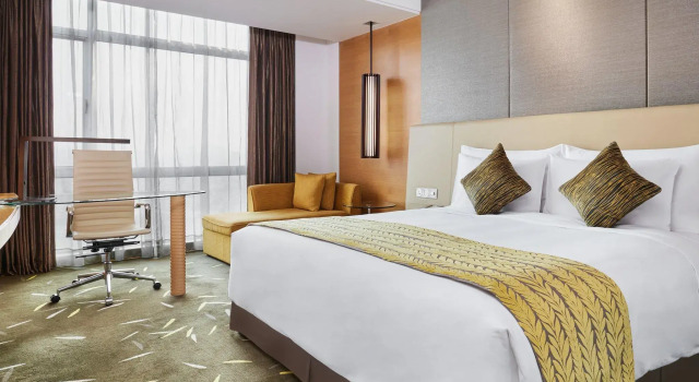 Двухместный номер Standard Crowne Plaza Zhongshan Wing On City by IHG