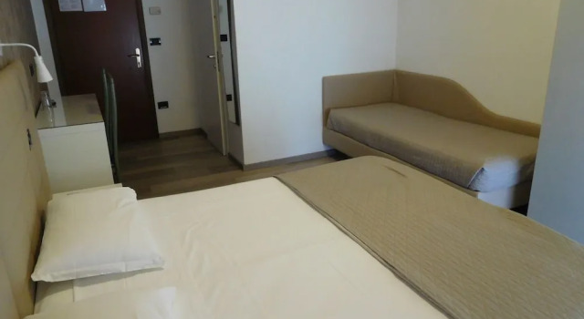 Трёхместный номер Comfort Hotel Emperador