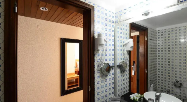 Полулюкс Hotel Dom Nuno