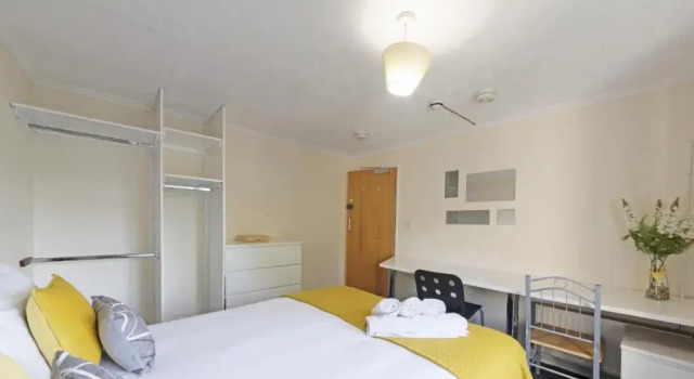 K Suites - Deerswood Avenue, Забронировать Отель Хатфилд Хартфордшир, рядом с Университет Хартфордшира