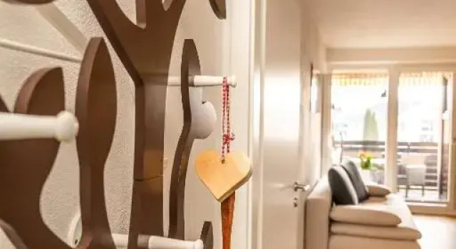 Ein Zimmer Apartment Bernau mit großer Garage incl, Varaa Huoneisto Hotellit Baijeri pysäköinnillä, Pysäköinti