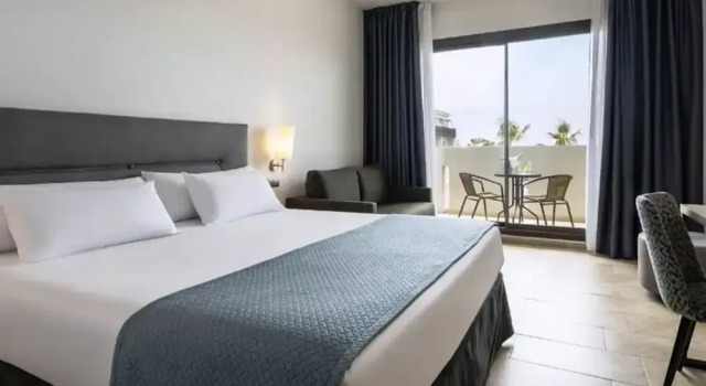 Lofts a pie de playa con piscina comunitaria, Забронировать Отель Конил-де-ла-Фронтера Коста-де-ла-Лус, рядом с Cala Tio Juan de Medina