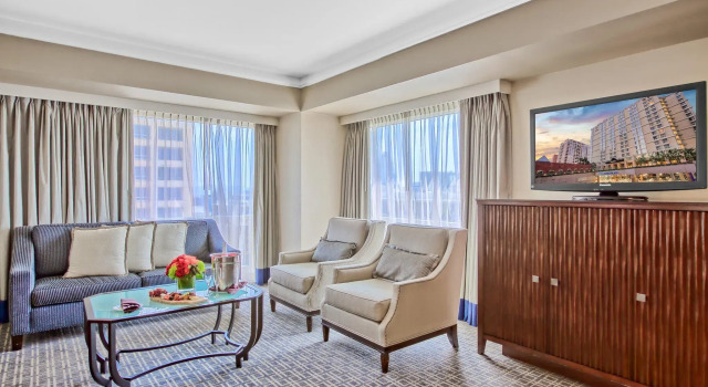 Двухместный люкс Executive Omni Los Angeles Hotel