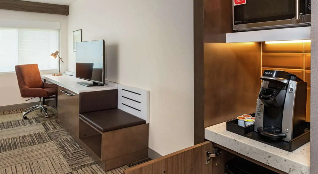 Двухместный полулюкс Hilton Garden Inn Davis Downtown