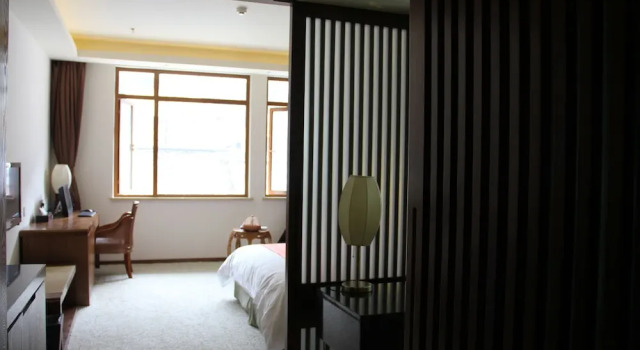 Номер Deluxe Jiuhua Mountain Julong Hotel