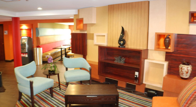 Holiday Inn Express Nashville W-I40, an IHG Hotel, Prenota Hotel Hotel a Tennessee con piscina, Piscina