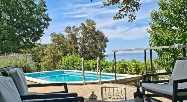 Holiday home Bastion, Buchen Sie Ferienwohnung Hotels in Gespanschaft Split-Dalmatien mit Pool, Schwimmbad