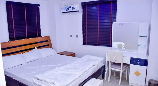 Thrivemax Hotel and Suites, Забронировать Отель Lagos Island Лагос, рядом с Концертный зал Музыкального общества Нигерии