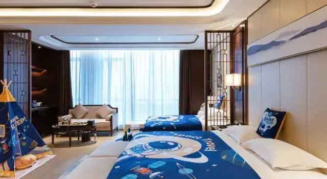 Семейный номер Standard Renaissance Lucerne Hotel