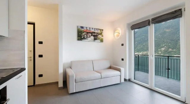 Appartamento 4, Book Apartment Hotels in Como with a Pool, Swimming Pool