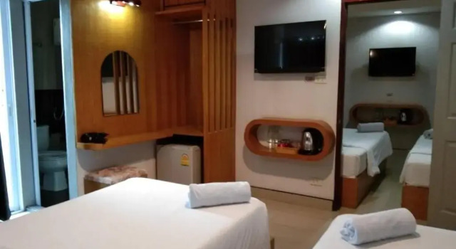 Четырёхместный номер Standard AtMe2 Hotel